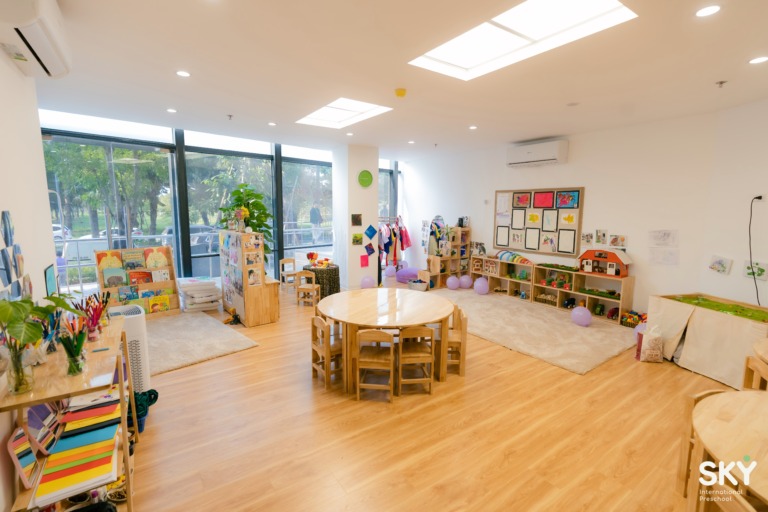 lop-hoc-class-room-child-led-sky-international-preschool-mam-non-quoc-te