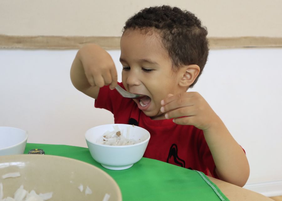 Turning Mealtime Battles into Moments of Learning and Connection
